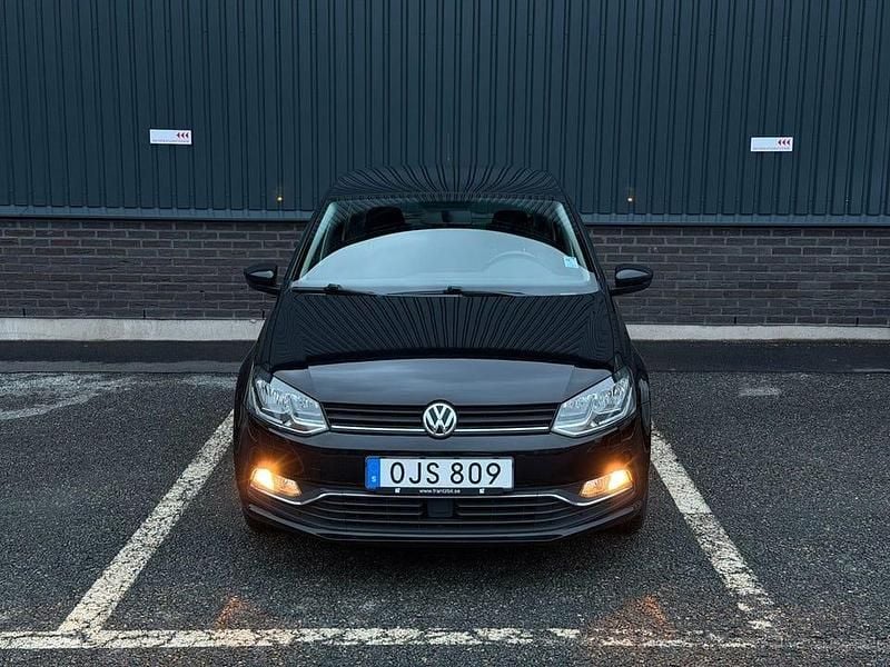 Begagnad VW Polo 90 HK (66 kW) 2016 Svart Halvkombi
