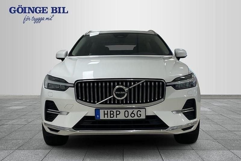 Begagnad Volvo XC60 Core 404 HK (297 kW) 2023 Vit SUV
