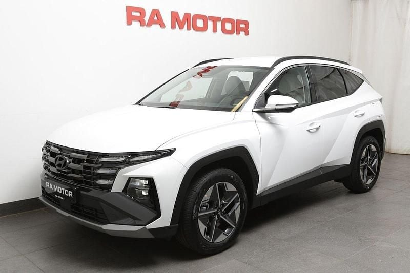 Vit Begagnad 2024 Hyundai Tucson Essential SUV | 339 900 kr (Marknadspris) - Bild 1/4