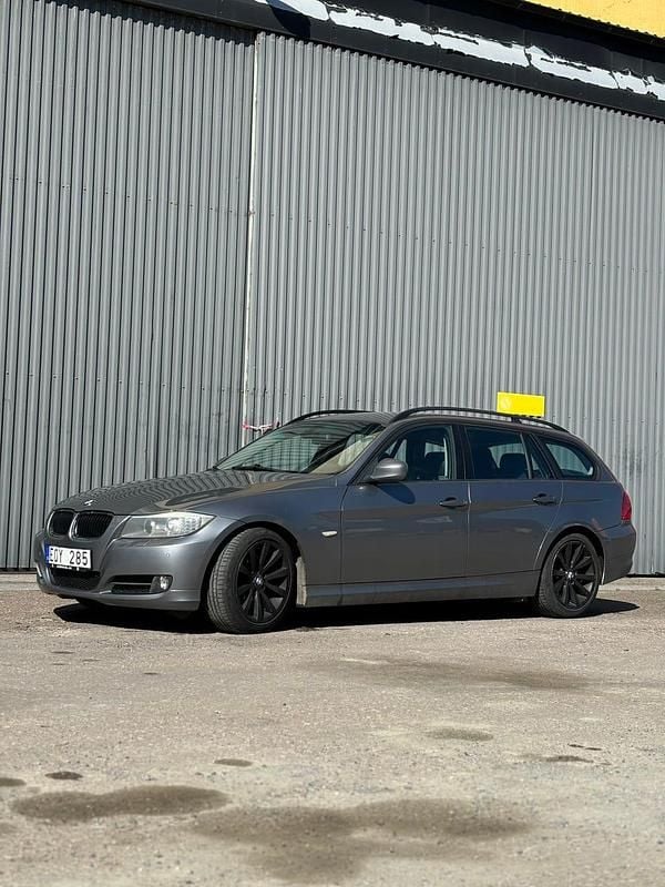 Begagnad BMW 320 177 HK (130 kW) 2009 Kombi