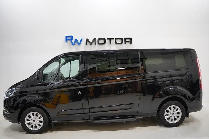 Begagnad Ford Tourneo Titanium 170 HK (125 kW) 2018 Svart Minibuss
