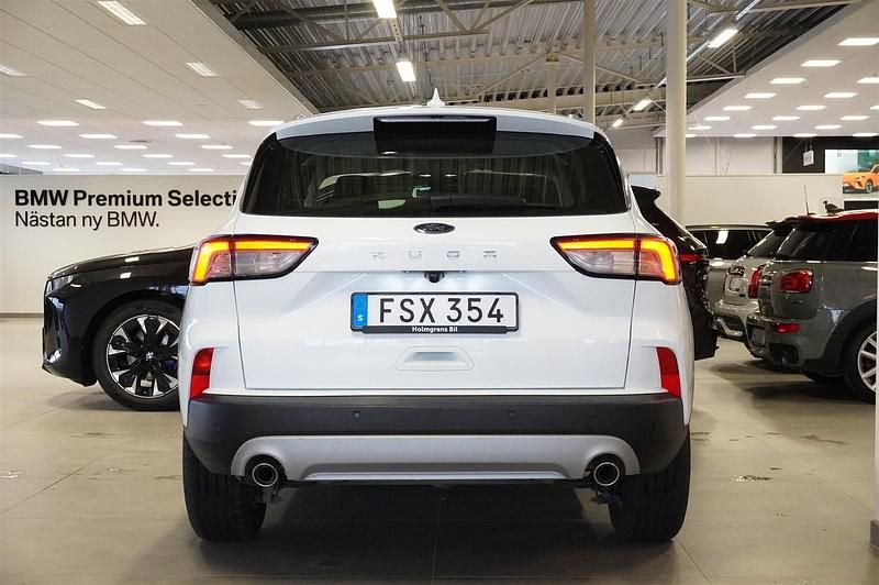 Begagnad Ford Kuga Titanium 151 HK (111 kW) 2022 Vit SUV