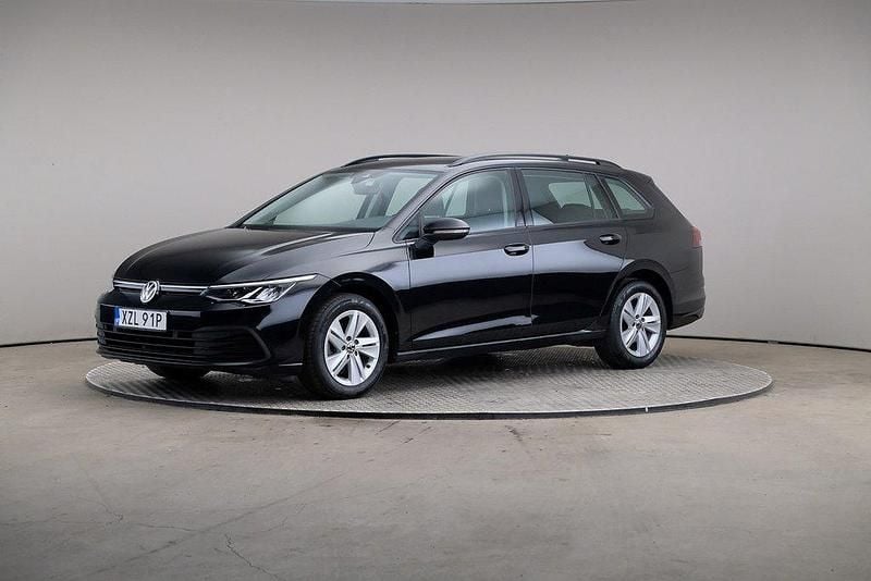 Svart Begagnad 2022 VW Golf VIII Kombi | 245 000 kr (Marknadspris) - Bild 1/4
