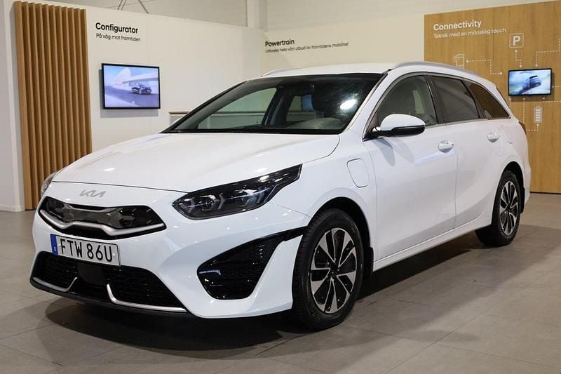 Vit Begagnad 2022 Kia Ceed Sportswagon Advance Kombi | 249 900 kr (Marknadspris) - Bild 1/3