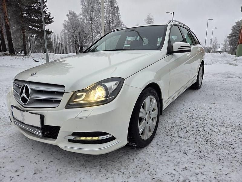 Begagnad 2013 Mercedes C220 | 135 000 kr - Bild 1/4