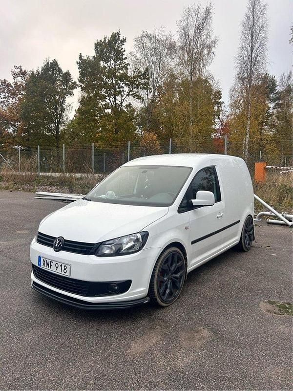 Vit Begagnad 2013 VW Caddy Minibuss | 115 000 kr (Dyr) - Bild 1/4