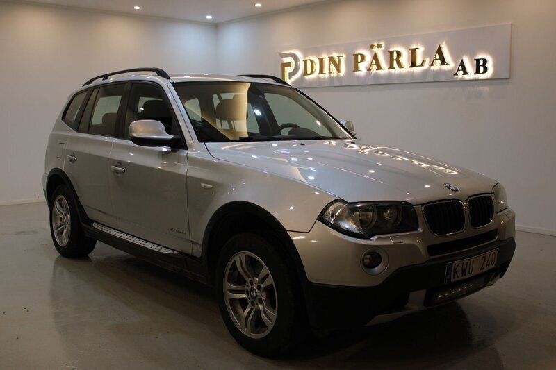 Ljusgrå (grå) Begagnad 2011 BMW X3 SUV | 59 900 kr - Bild 1/4