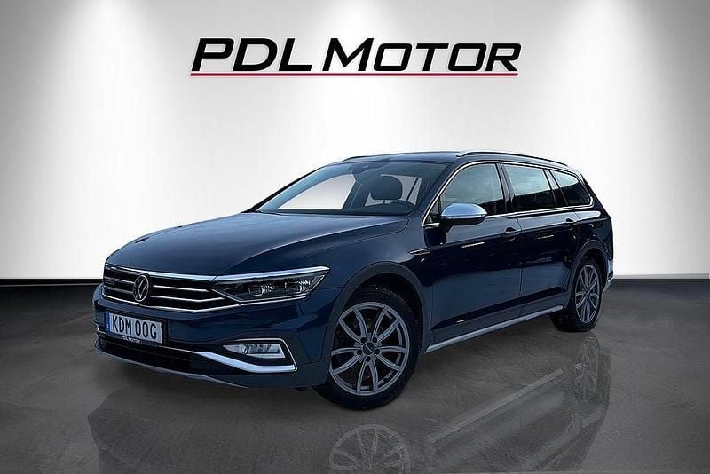 Blå Begagnad 2020 VW Passat Alltrack Kombi | 269 900 kr (Lite dyr) - Bild 1/4