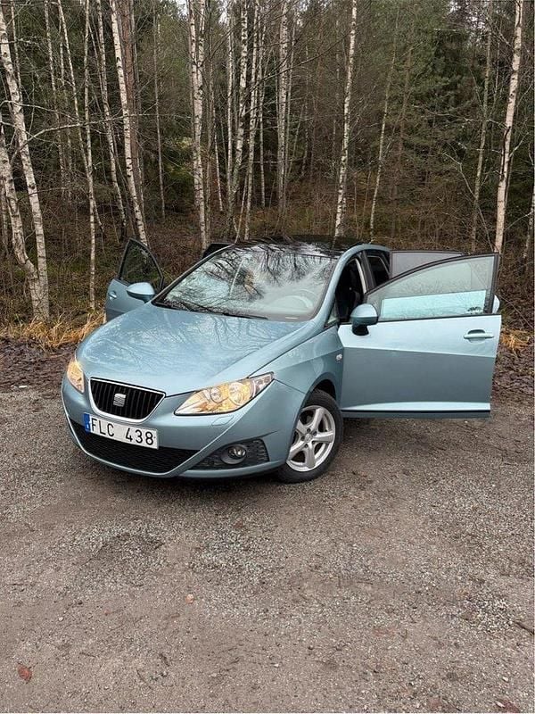 Blå Begagnad 2011 Seat Ibiza ST Style Kombi | 60 000 kr (Bra pris) - Bild 1/4