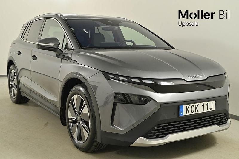 Grå (graphite grey metallic) Begagnad 2025 Skoda Elroq SUV | 519 900 kr - Bild 1/4