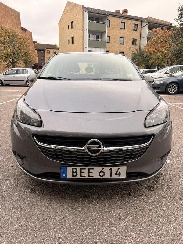 Grå Begagnad 2015 Opel Corsa Enjoy Halvkombi | 65 000 kr (Marknadspris) - Bild 1/4