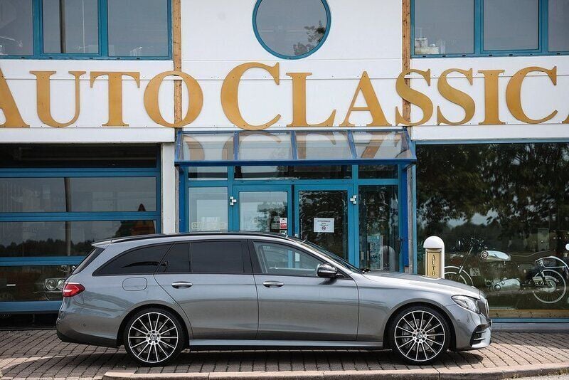 Grå metallic Begagnad 2017 Mercedes E43 AMG AMG Sedan | 379 000 kr (Marknadspris) - Bild 1/4