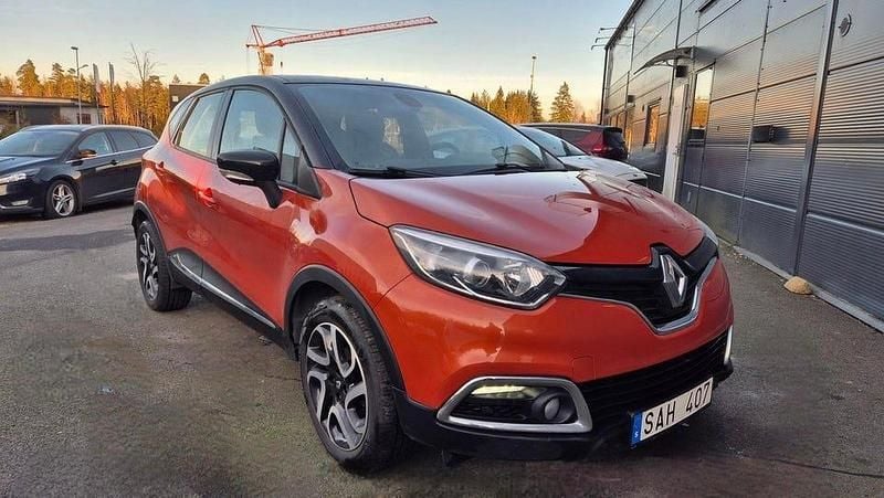 Orange Begagnad 2013 Renault Captur SUV | 59 900 kr (Marknadspris) - Bild 1/4