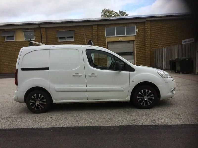 Begagnad Citroën Berlingo 90 HK (66 kW) 2015 Vit Minibuss
