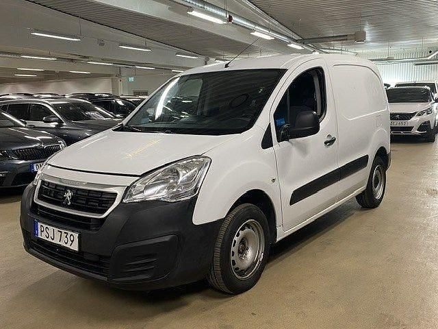 Begagnad Peugeot Partner 100 HK (73 kW) 2017 Vit Minibuss