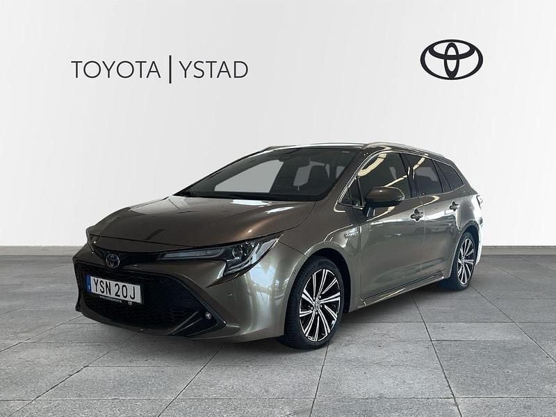 Grön Begagnad 2021 Toyota Corolla Style Kombi | 239 000 kr (Marknadspris) - Bild 1/3