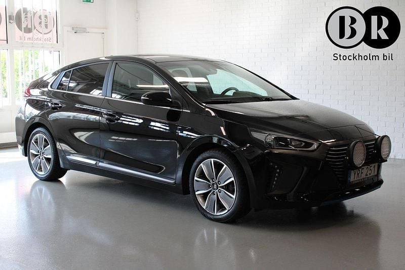 Svart Begagnad 2019 Hyundai Ioniq Premium Sedan | 179 900 kr (Marknadspris) - Bild 1/4
