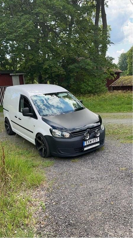 Vit Begagnad 2015 VW Caddy Minibuss | 68 000 kr (Marknadspris) - Bild 1/4