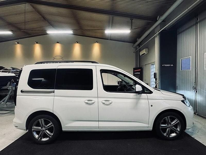 Begagnad VW Caddy 122 HK (89 kW) 2021 Vit Minibuss