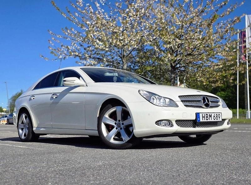 Vit Begagnad 2009 Mercedes CLS280 Sportkupé | 115 000 kr - Bild 1/4