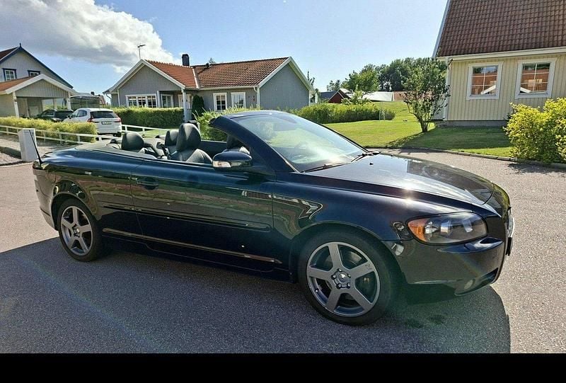 Svart Begagnad 2008 Volvo C70 Summum Cab | 89 900 kr (Superpris) - Bild 1/4