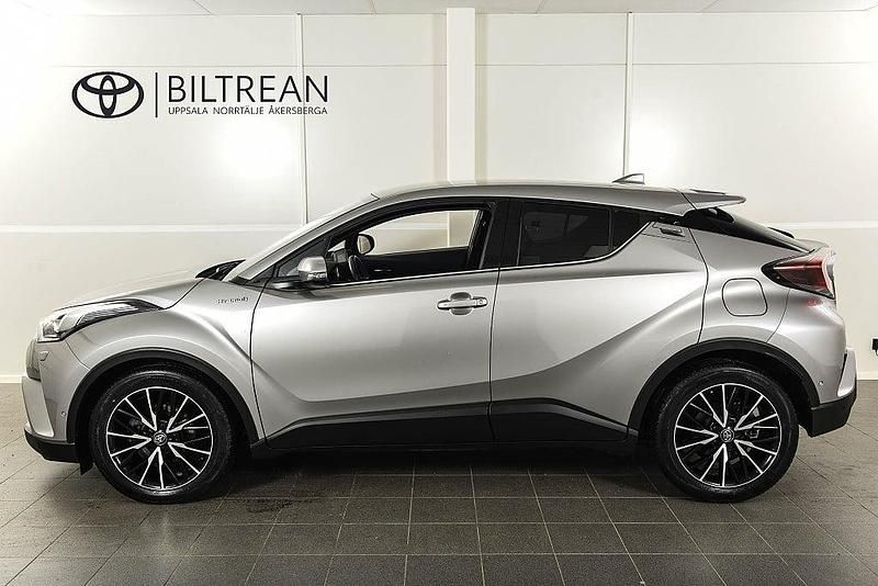 Begagnad Toyota C-HR Executive 122 HK (89 kW) 2018 Grå metallic SUV