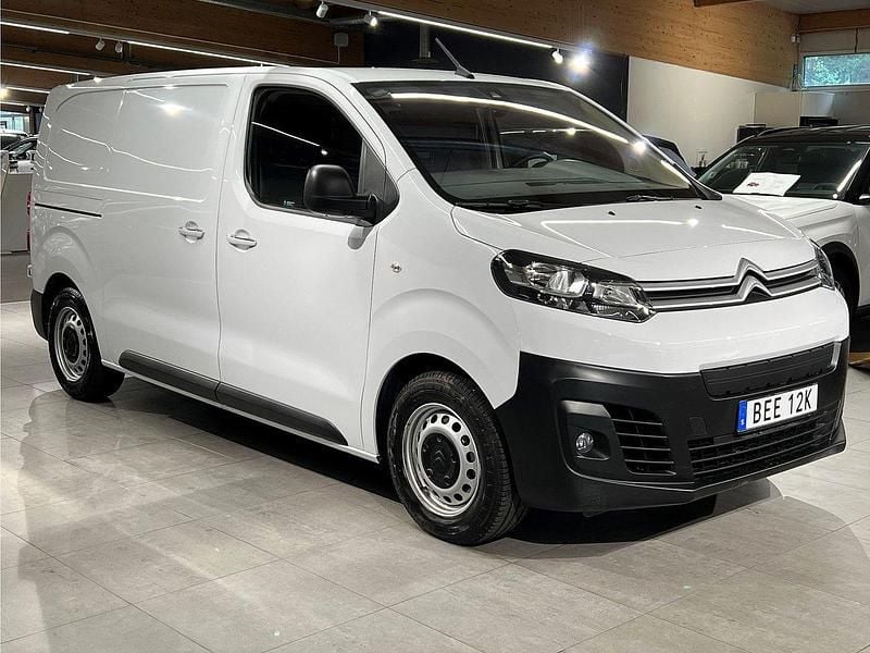 Vit Begagnad 2023 Citroën e-Jumpy Business Class Minibuss | 419 900 kr (Bra pris) - Bild 1/4