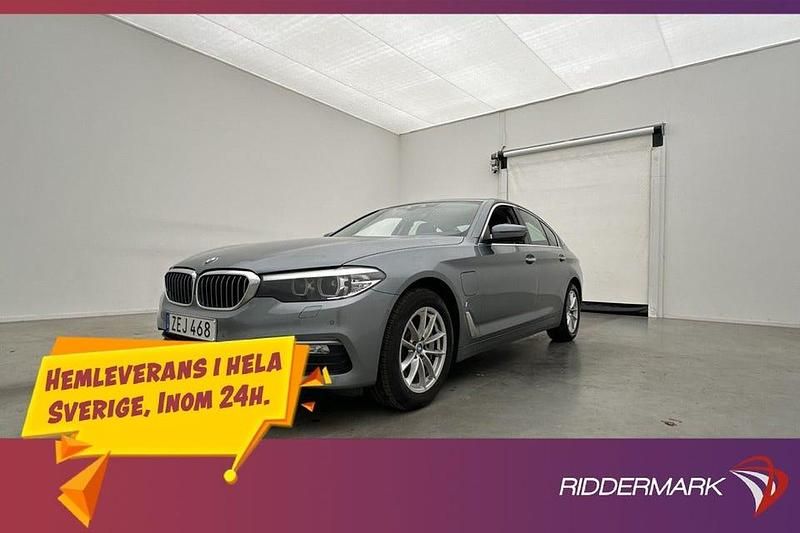Blå Begagnad 2018 BMW 530 Sedan | 244 800 kr (Marknadspris) - Bild 1/3