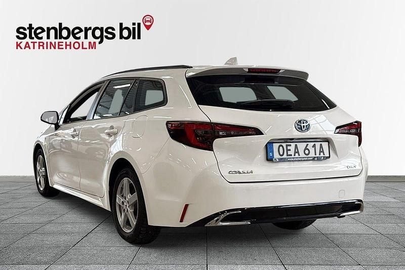Begagnad Toyota Corolla 140 HK (102 kW) 2024 Vit Kombi