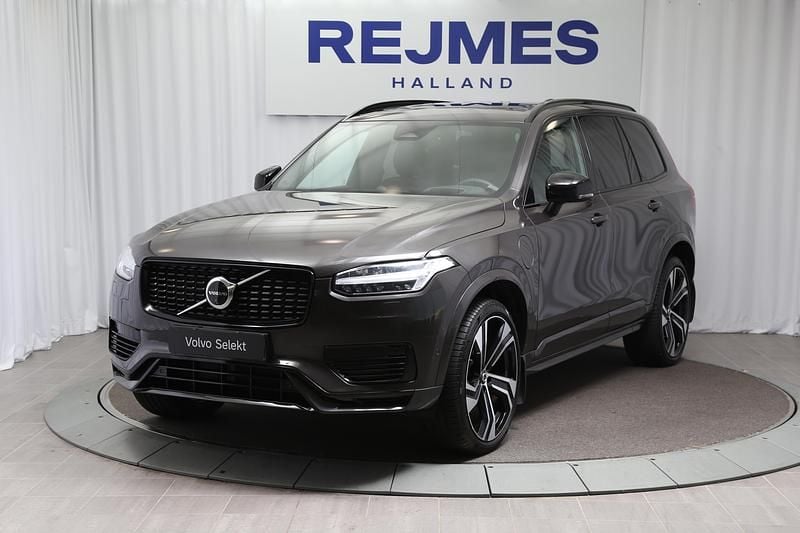 Grå Begagnad 2024 Volvo XC90 Ultra SUV | 769 500 kr (Marknadspris) - Bild 1/4