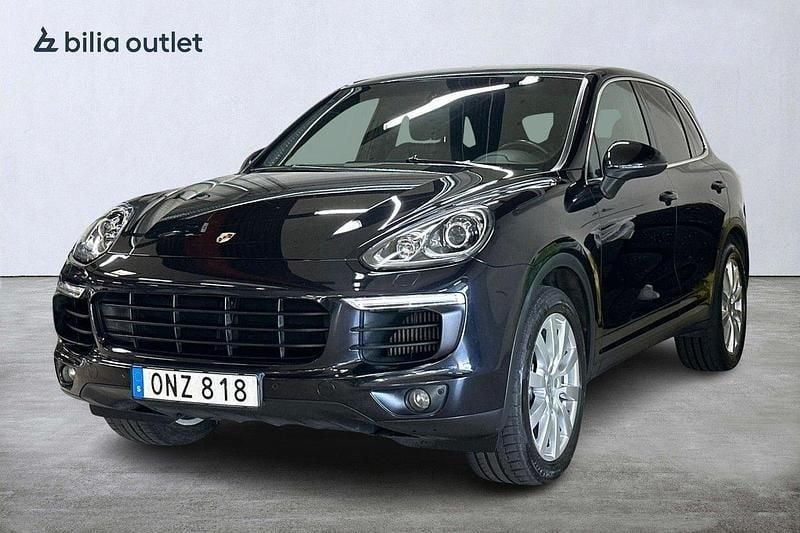 Svart Begagnad 2014 Porsche Cayenne SUV | 329 900 kr (Marknadspris) - Bild 1/3