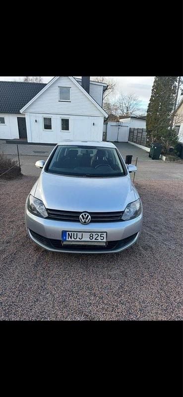 Silver Begagnad 2012 VW Golf VII Halvkombi | 64 000 kr (Marknadspris) - Bild 1/4