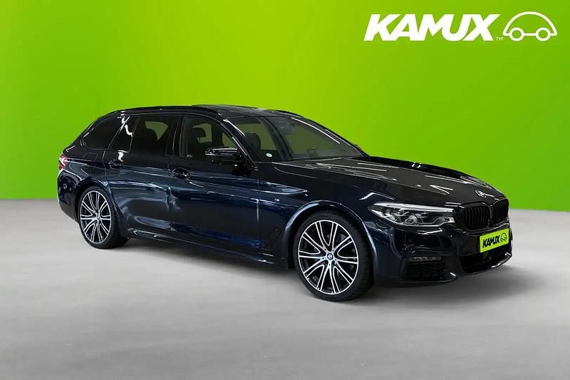 Svart Begagnad 2019 BMW 520 M Sport Kombi | 338 900 kr (Lite dyr) - Bild 1/4