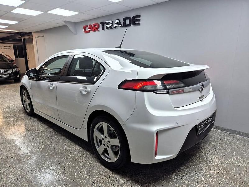 Begagnad Opel Ampera 151 HK (111 kW) 2013 Vit Halvkombi