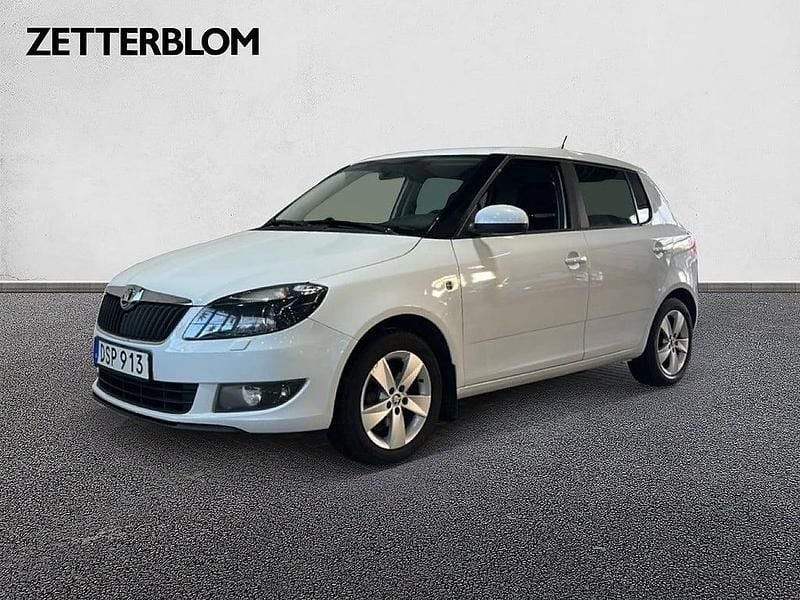 Vit Begagnad 2014 Skoda Fabia Halvkombi | 64 900 kr (Marknadspris) - Bild 1/4