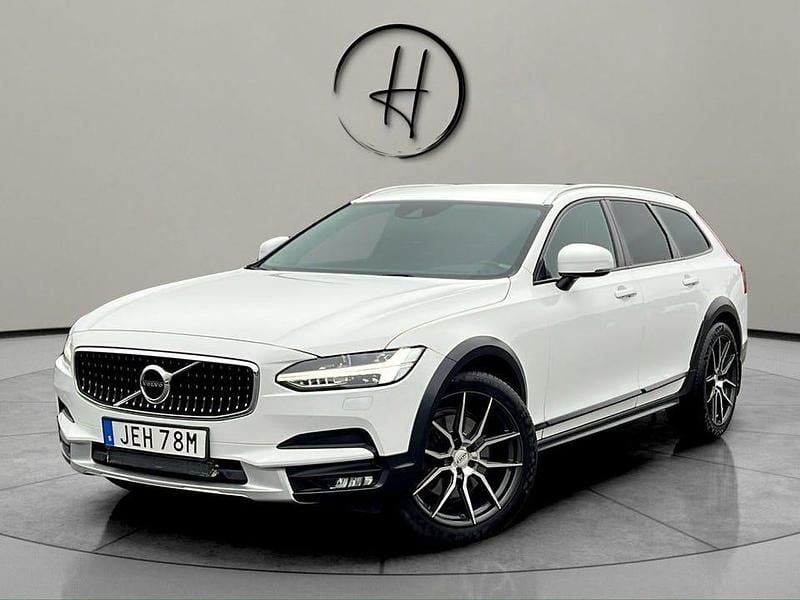 Vit Begagnad 2019 Volvo V90 CC Momentum Kombi | 259 900 kr (Marknadspris) - Bild 1/4