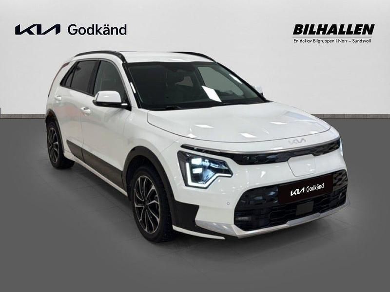 Begagnad Kia e-Niro Advance 150 kW (204 HK) 2023 Vit SUV