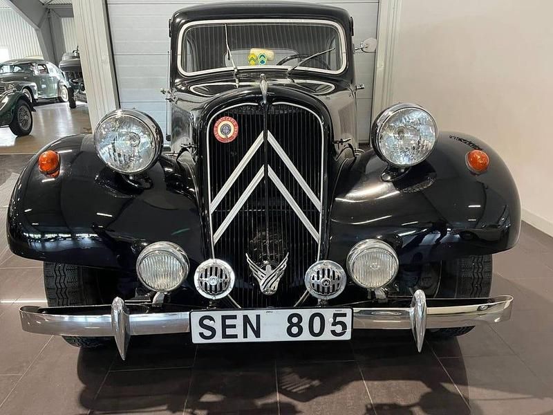 Begagnad Citroën Traction Avant 58 HK (42 kW) 1955 Svart Kombi