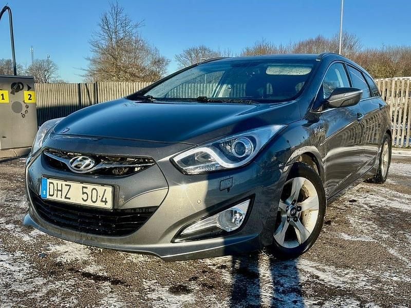 Begagnad 2013 Hyundai i40 Kombi | 66 900 kr (Marknadspris) - Bild 1/4