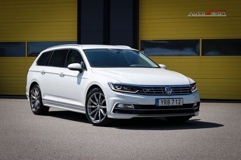 Vit Begagnad 2018 VW Passat R-line Kombi | 224 900 kr (Lite dyr) - Bild 1/4