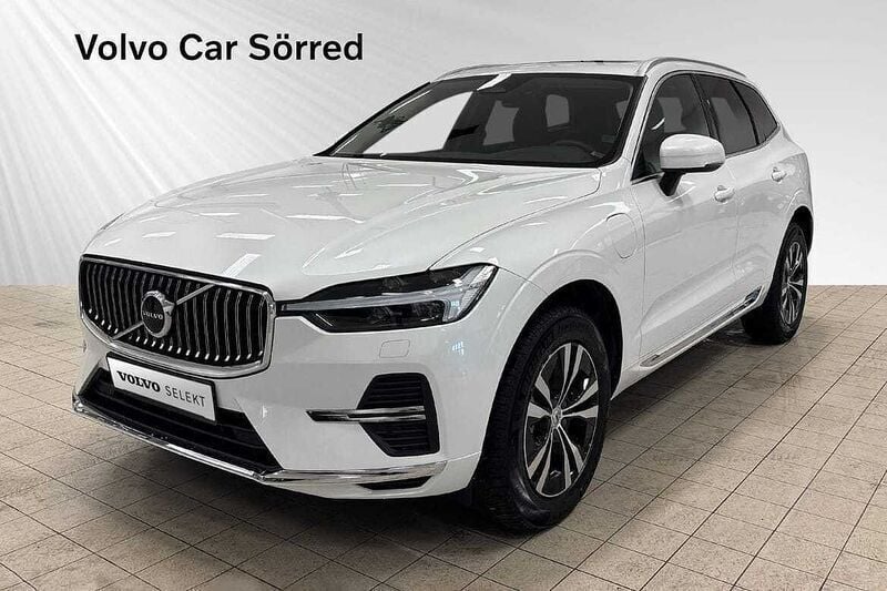 Vit Begagnad 2023 Volvo XC60 Core SUV | 504 900 kr (Marknadspris) - Bild 1/3