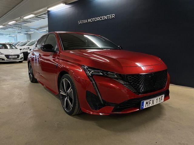 Röd Begagnad 2022 Peugeot 308 GT Halvkombi | 224 900 kr (Bra pris) - Bild 1/4