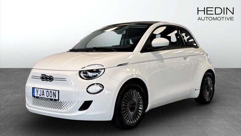 Vit (white) Begagnad 2022 Fiat 500e Icon Halvkombi | 209 900 kr (Lite dyr) - Bild 1/4