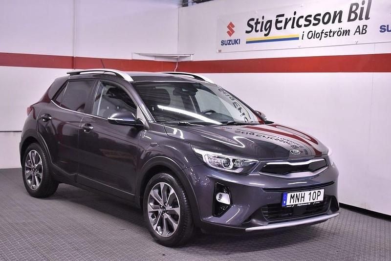 Grå Begagnad 2019 Kia Stonic Advance SUV | 178 500 kr (Marknadspris) - Bild 1/4