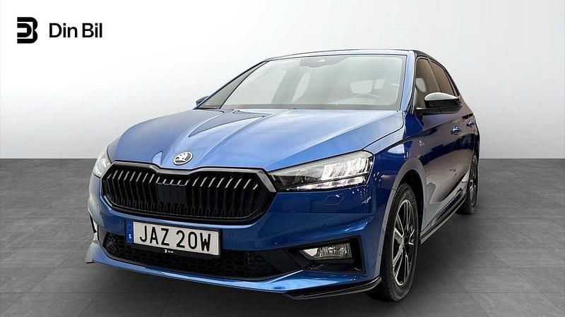 Blå Begagnad 2024 Skoda Fabia Monte Carlo Halvkombi | 229 000 kr (Marknadspris) - Bild 1/4
