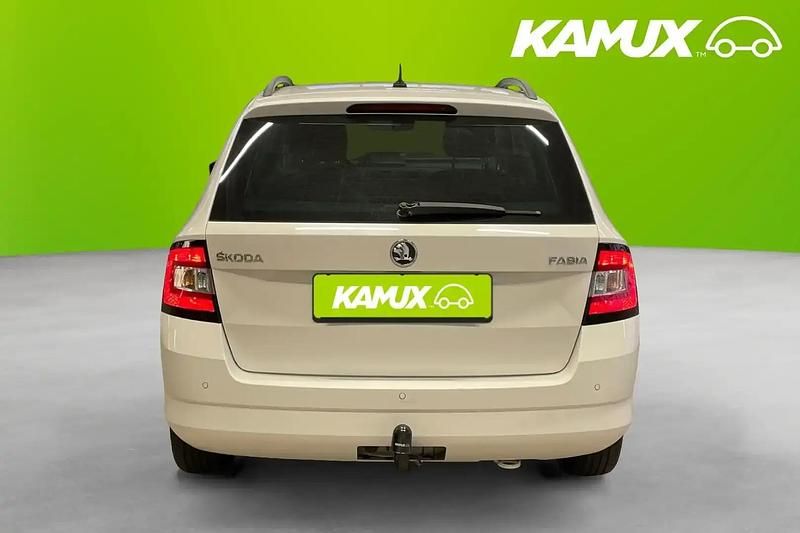 Begagnad Skoda Fabia 90 HK (66 kW) 2017 Vit Kombi