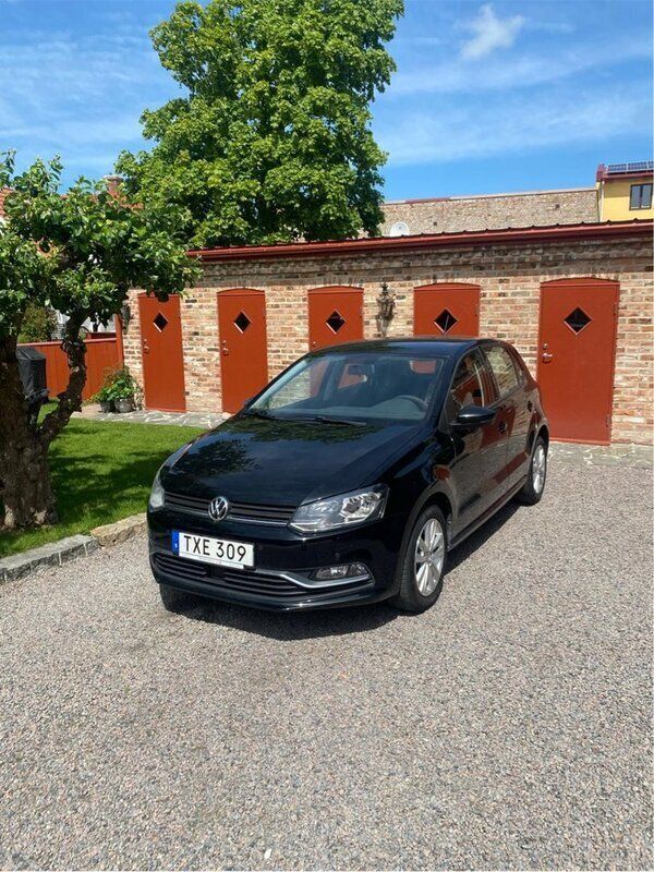 Svart Begagnad 2016 VW Polo Halvkombi | 95 000 kr (Marknadspris) - Bild 1/3
