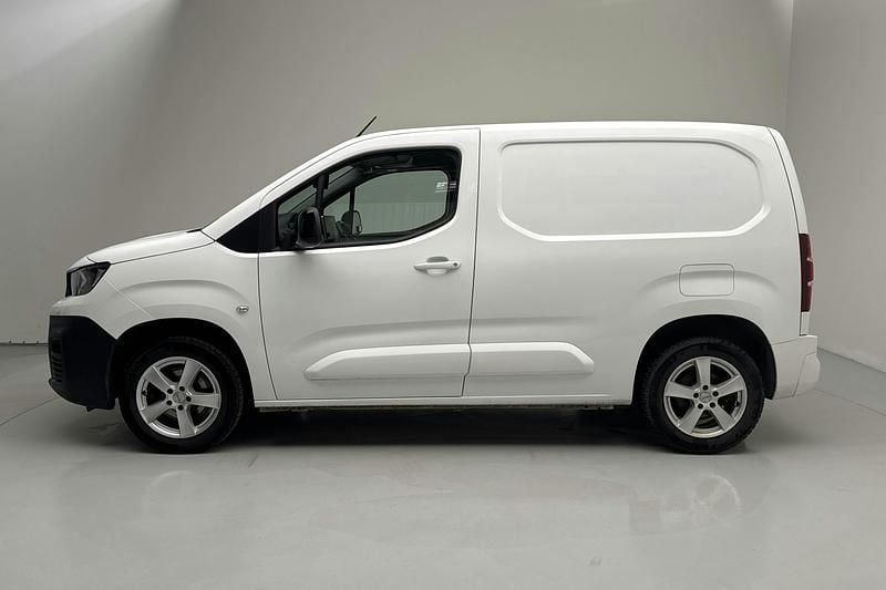 Begagnad Peugeot Partner 130 HK (95 kW) 2021 Vit Minibuss