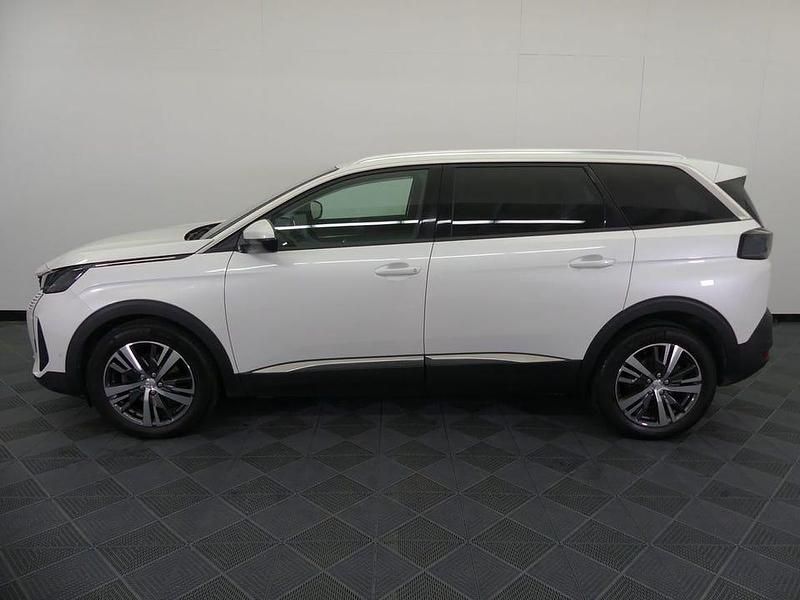 Begagnad Peugeot 5008 Allure 132 HK (97 kW) 2021 Vit Minibuss