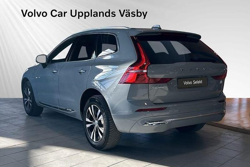 Begagnad Volvo XC60 Core 355 HK (261 kW) 2023 Grå SUV
